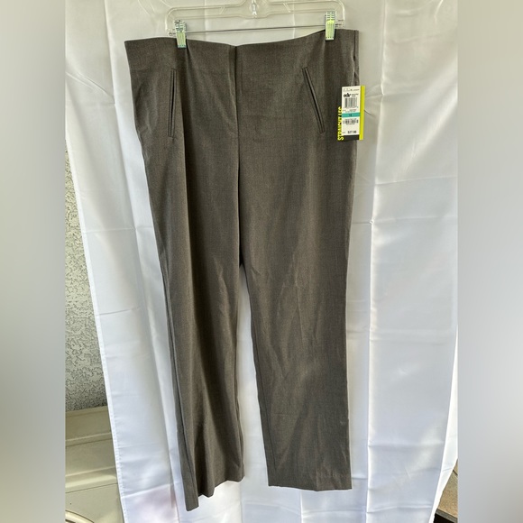 Macy's Women's Straight Leg Slacks size 16 - Picture 1 of 3